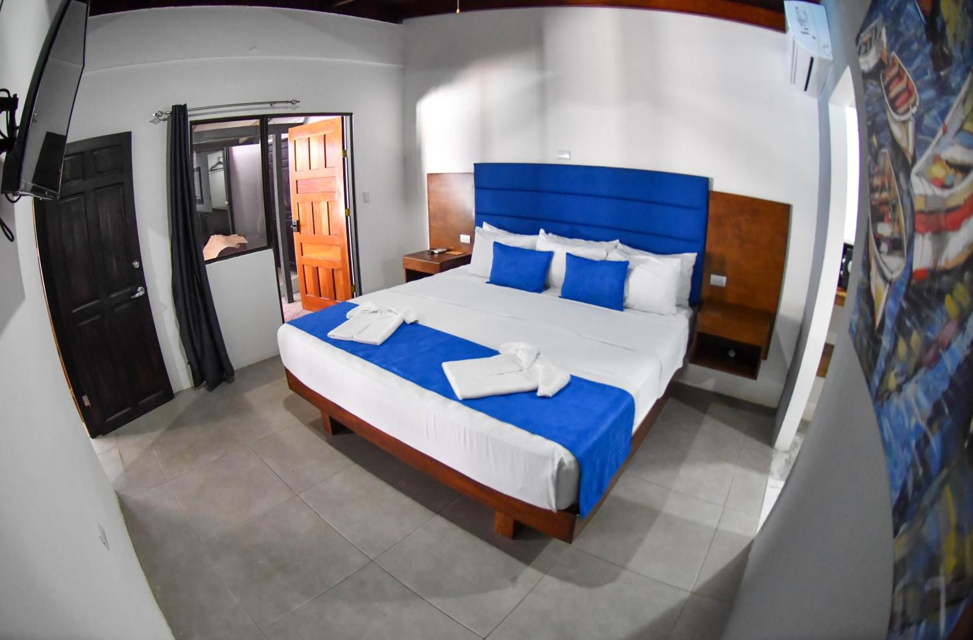 Republik Hotel, Bistro And Nightclub On Site 哈科 外观 照片