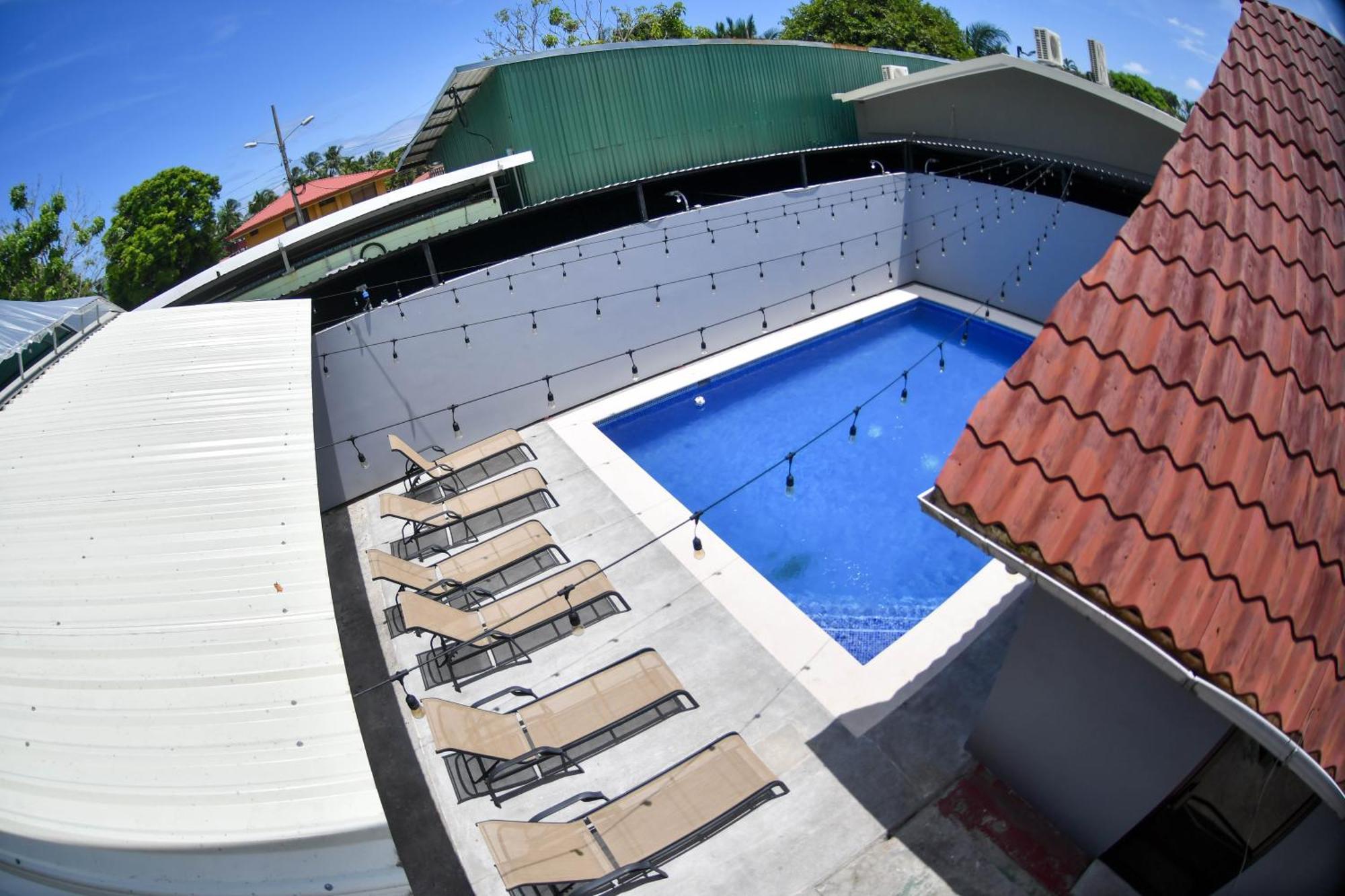 Republik Hotel, Bistro And Nightclub On Site 哈科 外观 照片