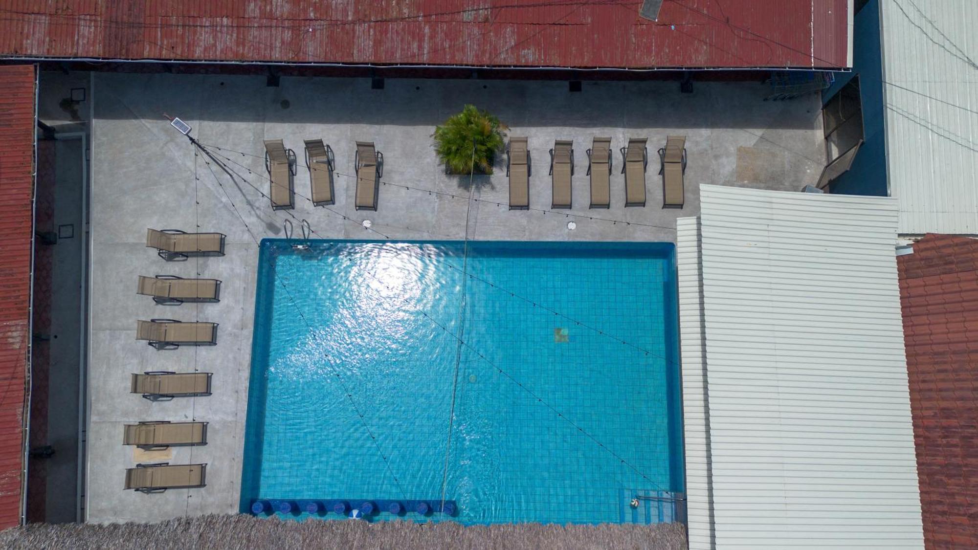 Republik Hotel, Bistro And Nightclub On Site 哈科 外观 照片